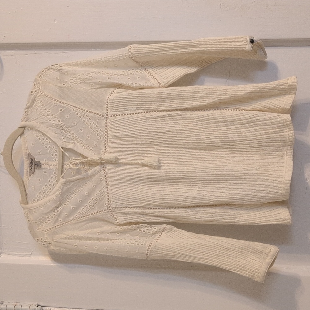 EUC Lucky Brand Eyelet Embroidered Boho Peasant Knit Top — Off-white